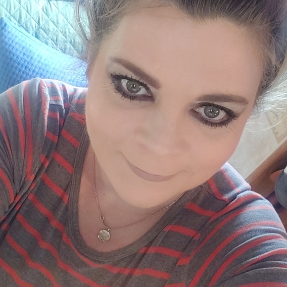 Meet your Posher, Amy - Picture 1 of 1